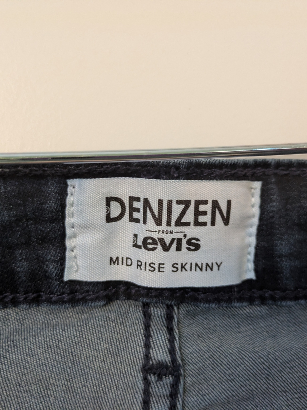 Denizen from Levi's Women's Skinny Jeans in Dark Wash - Picture 4 of 11